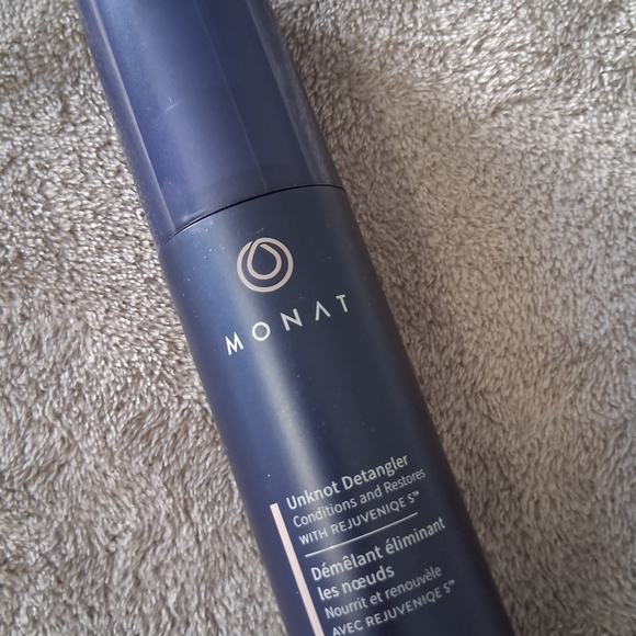 MONAT GLOBAL Other - MONAT Unknot Detangler Leave-In Conditioner Spray – Hair Detangling & Condition